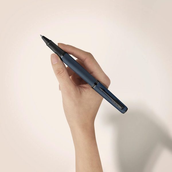 Bút dạ bi Parker Meridian Blue Lacquer BT Rollerball Pen 2247780